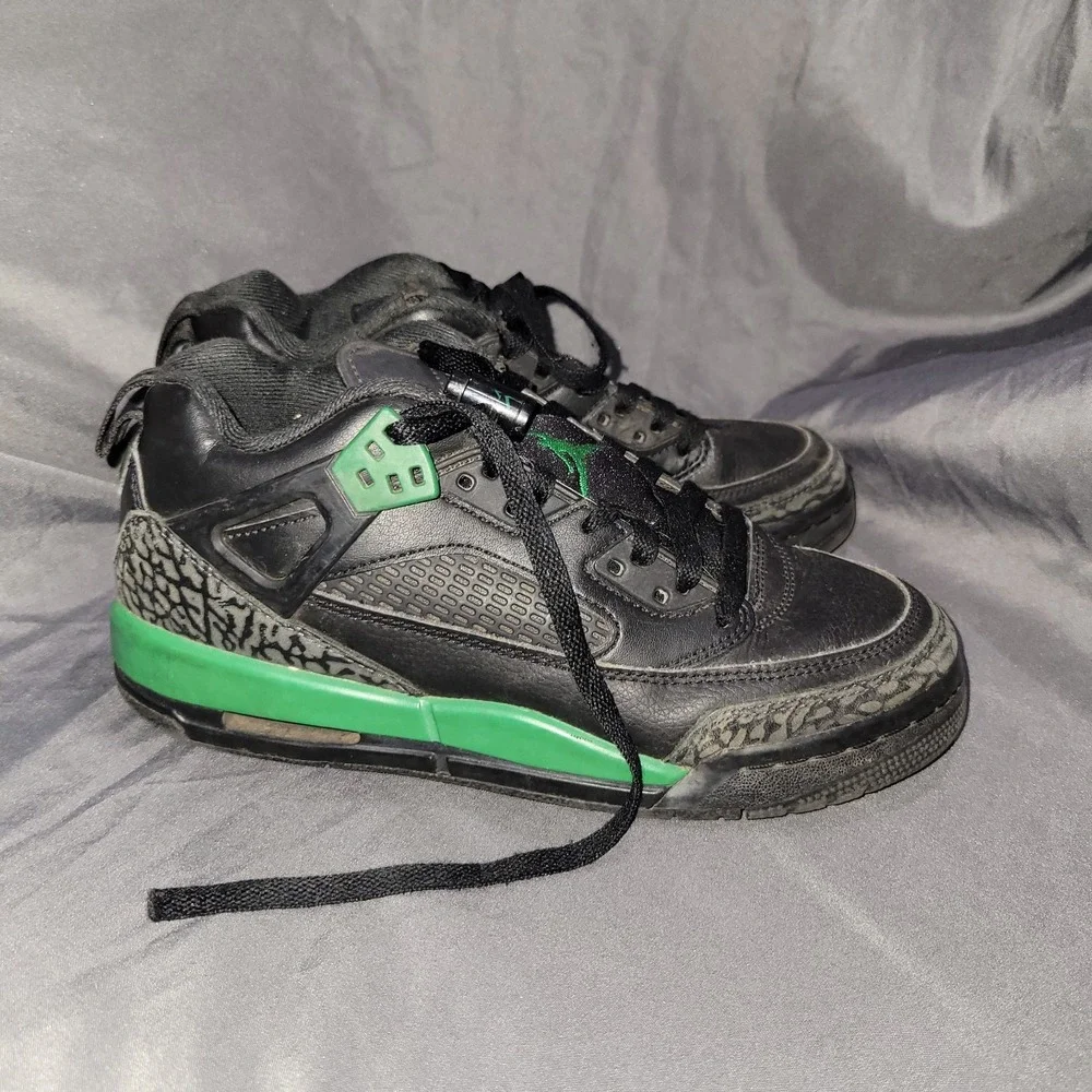 Nike Air Jordan Spizike Low Black Pine Green Sneakers FQ3950-003 Boys Size 5.5 Y